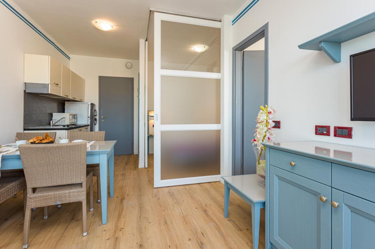 Appartamento con 2 Camere da Letto, Balcone e Vista Mare (4 Persone)